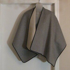 NWOT Beryll Reversible Wool Cashmere Gray & Ivory Cape Poncho Wrap